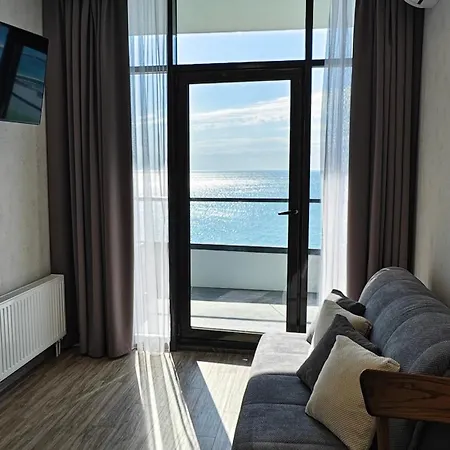 公寓 жк калипсо с террасой и видом на море 敖德萨